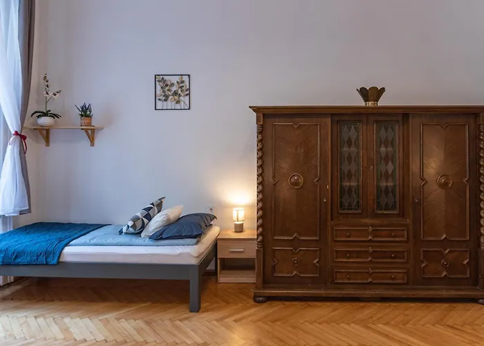 Viol Apartment